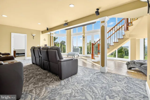 $1,092,500 | 522 Halyard Way, Enola, PA 17025