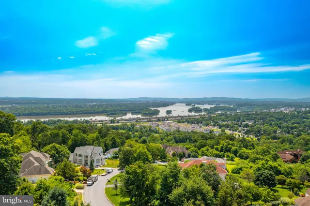 $1,092,500 | 522 Halyard Way, Enola, PA 17025