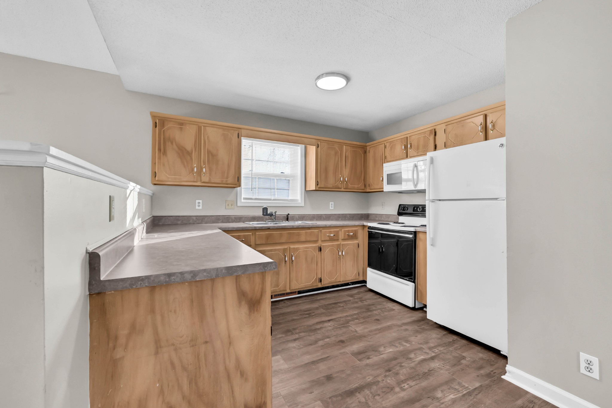 2009 Timberline Circle Oak Grove, KY 42262 - Photo 12 of 34