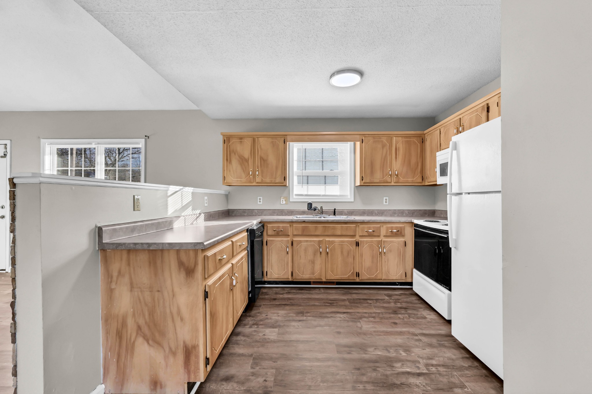 2009 Timberline Circle Oak Grove, KY 42262 - Photo 13 of 34