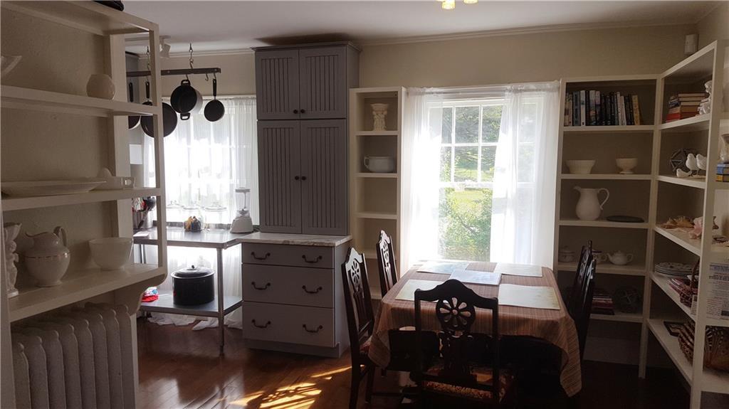 13 Murray Hill Road Boothbay, ME 04544 - Photo 9 of 24 dining room