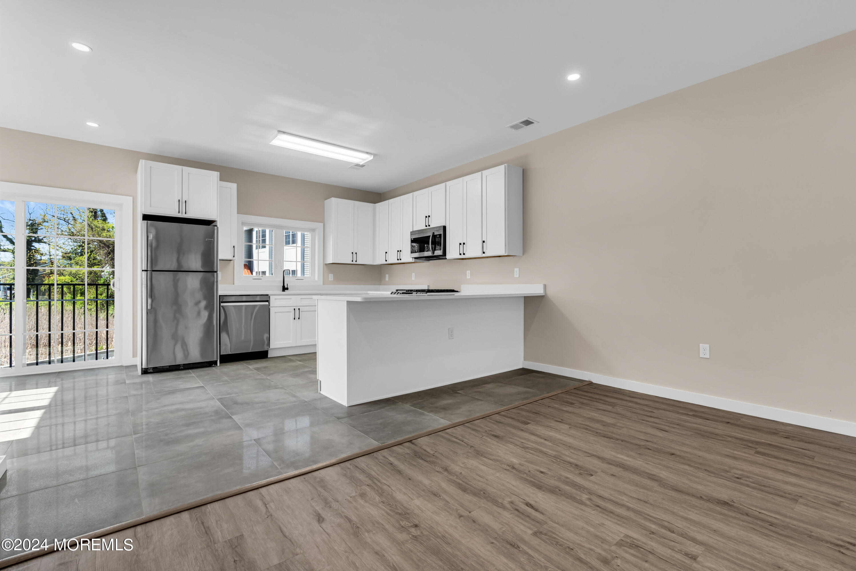 333 1st Street, Unit 3 Keyport, NJ 07735 - Photo 11 of 38 013_dsc09010