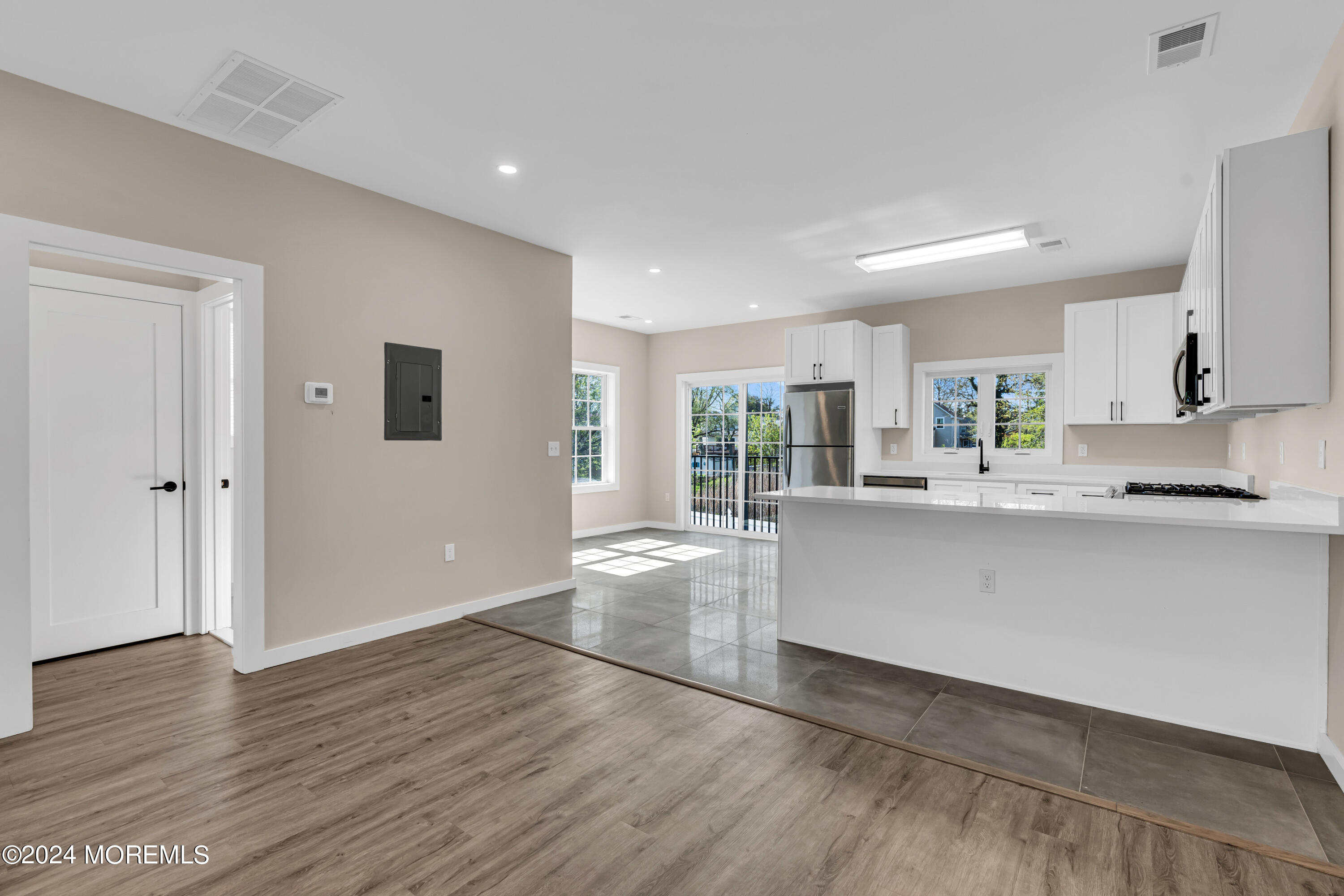 333 1st Street, Unit 3 Keyport, NJ 07735 - Photo 12 of 38 014_dsc09015