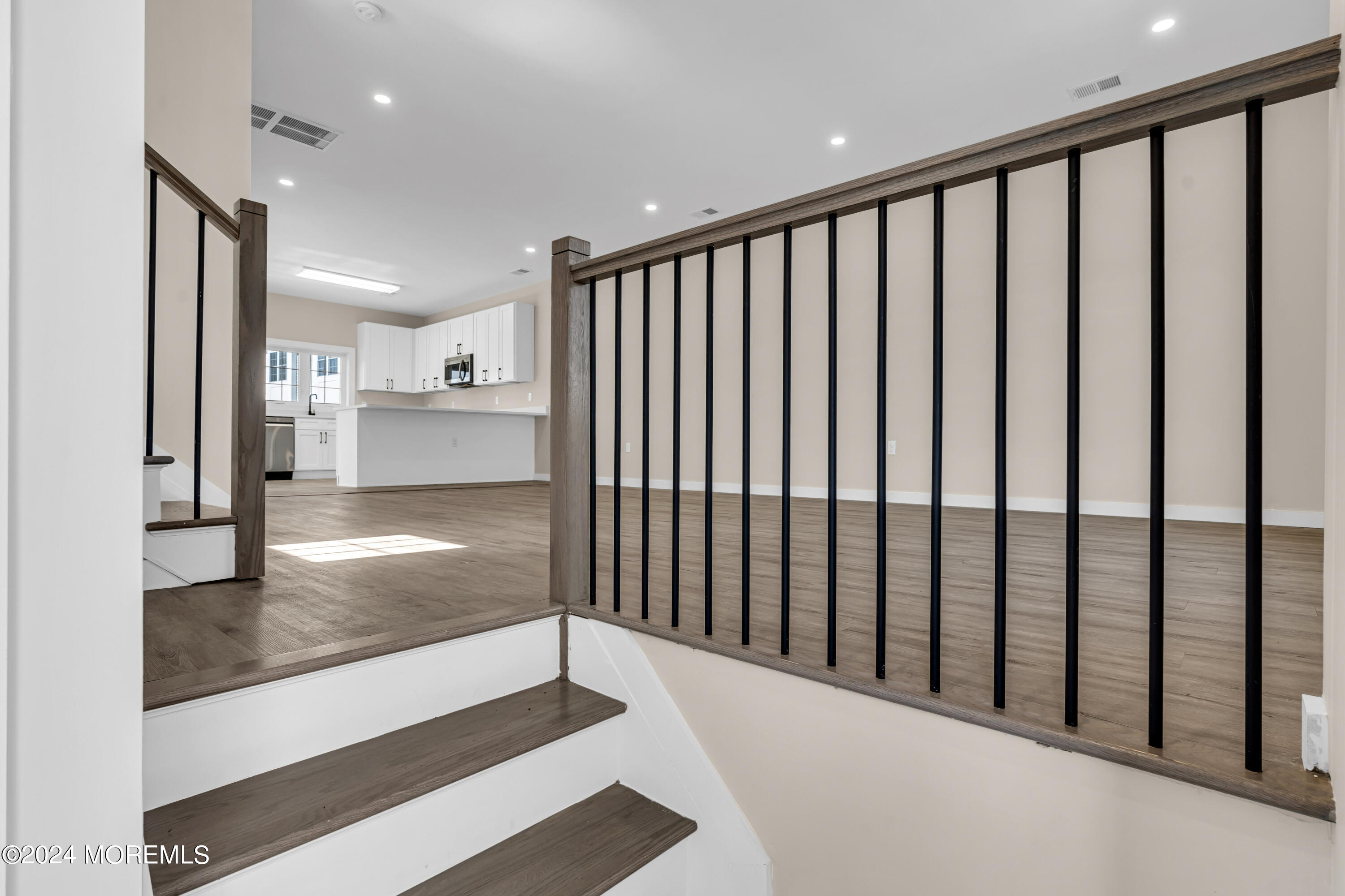 333 1st Street, Unit 3 Keyport, NJ 07735 - Photo 5 of 38 008_dsc08985