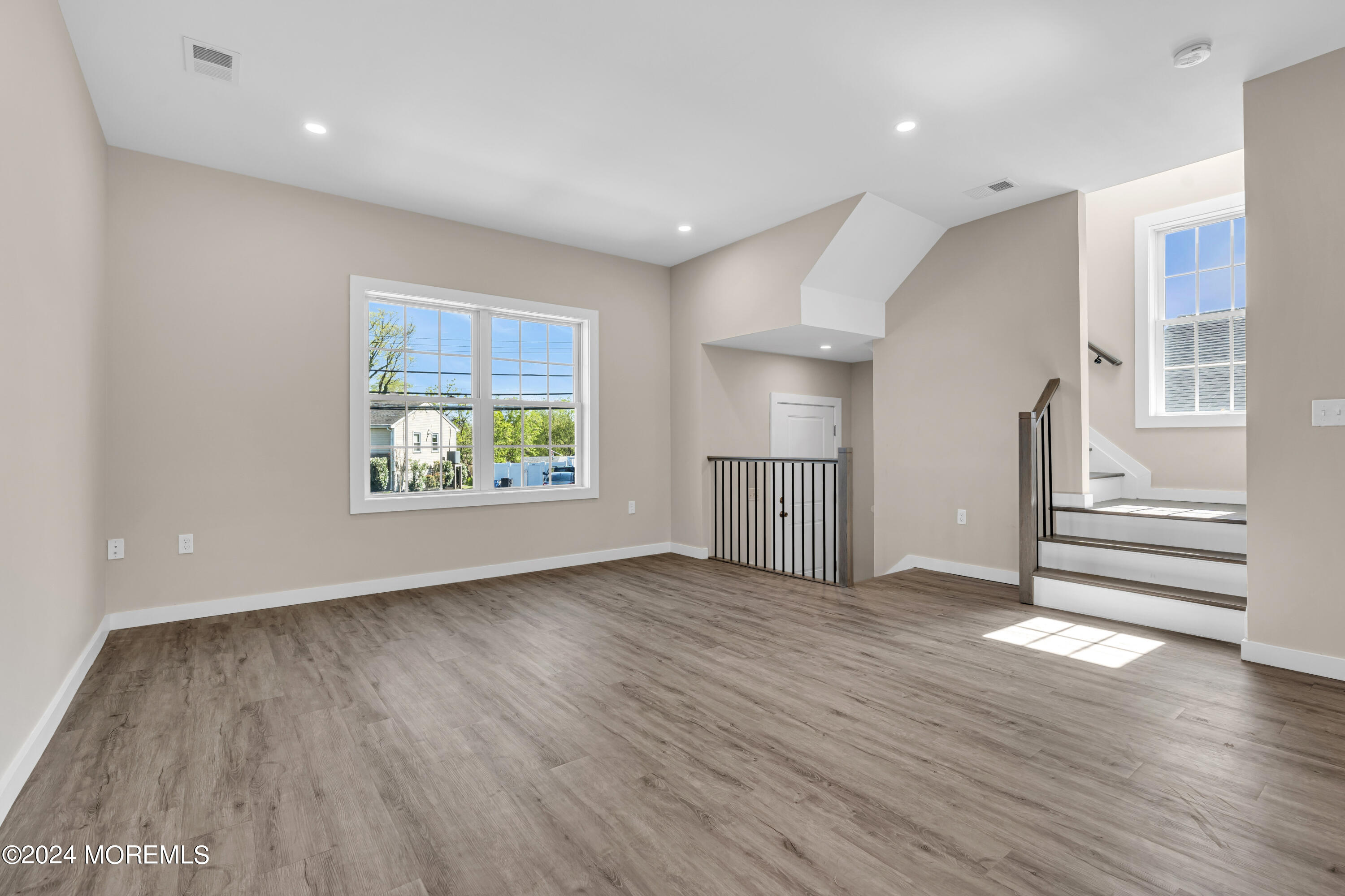 333 1st Street, Unit 3 Keyport, NJ 07735 - Photo 9 of 38 011_dsc09000