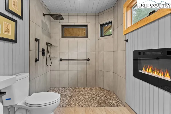 $2,295,000 | 110 Mountain Hearth Lane, Sparta, NC 28675