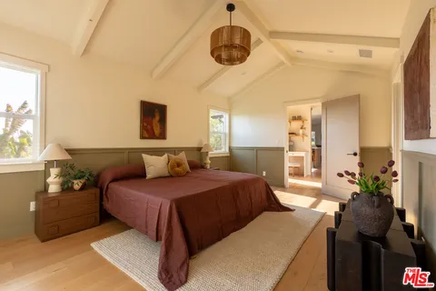 $1,678,000 | 4020 Clayton Avenue, Los Angeles, CA 90027