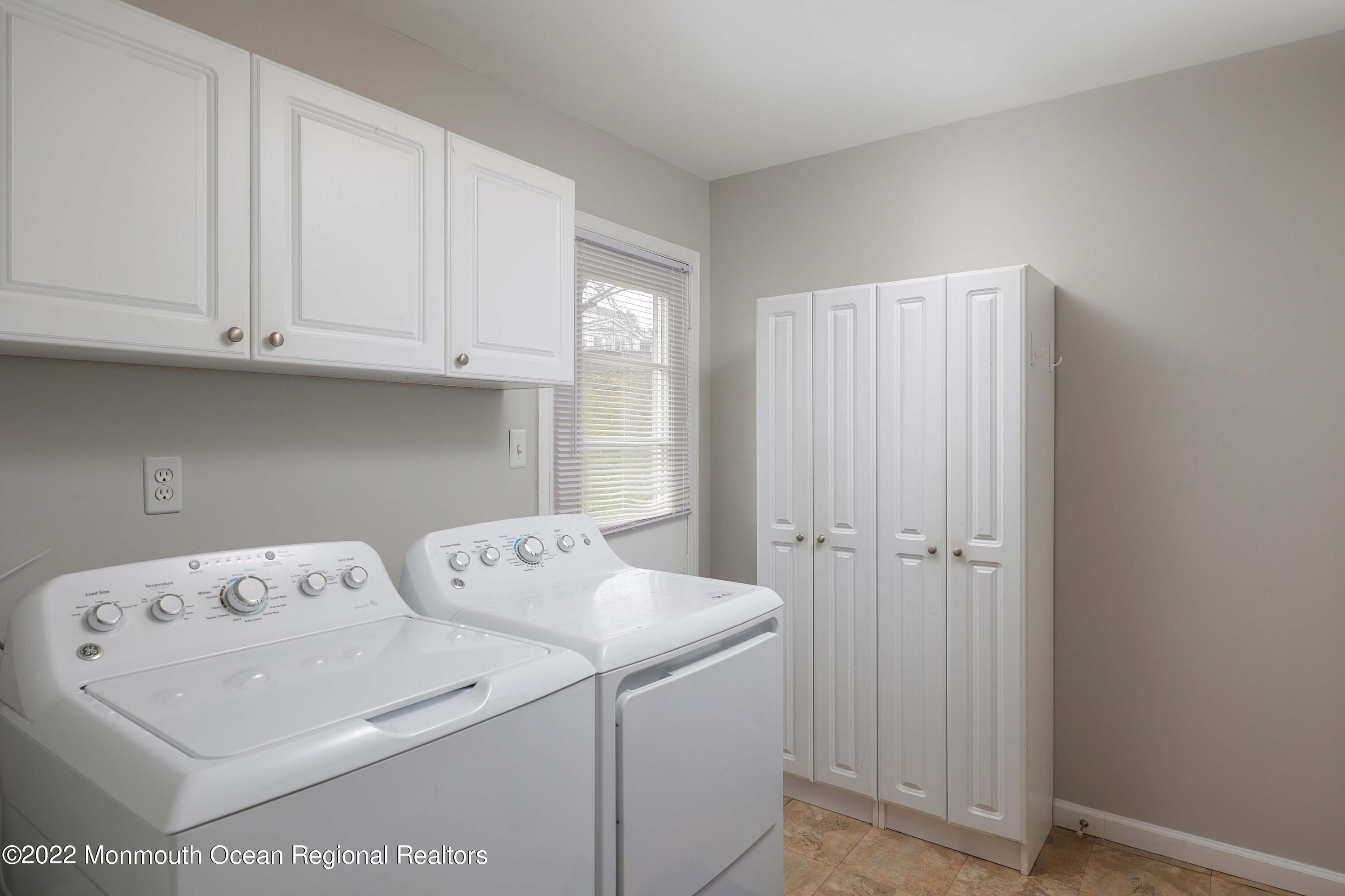 28 Fireside Road Red Bank, NJ 07701 - Photo 16 of 34 758A8066