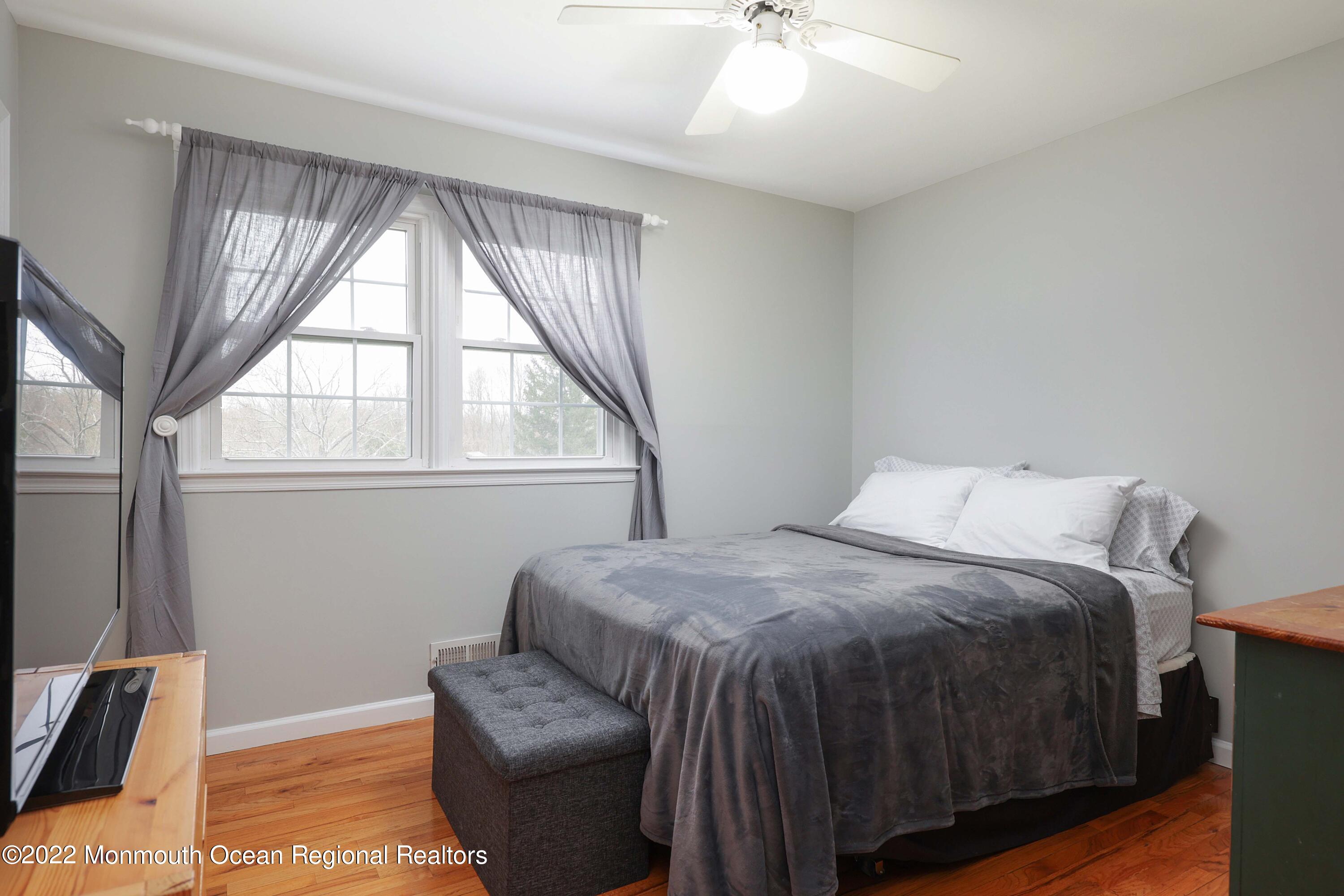 28 Fireside Road Red Bank, NJ 07701 - Photo 20 of 34 758A7892