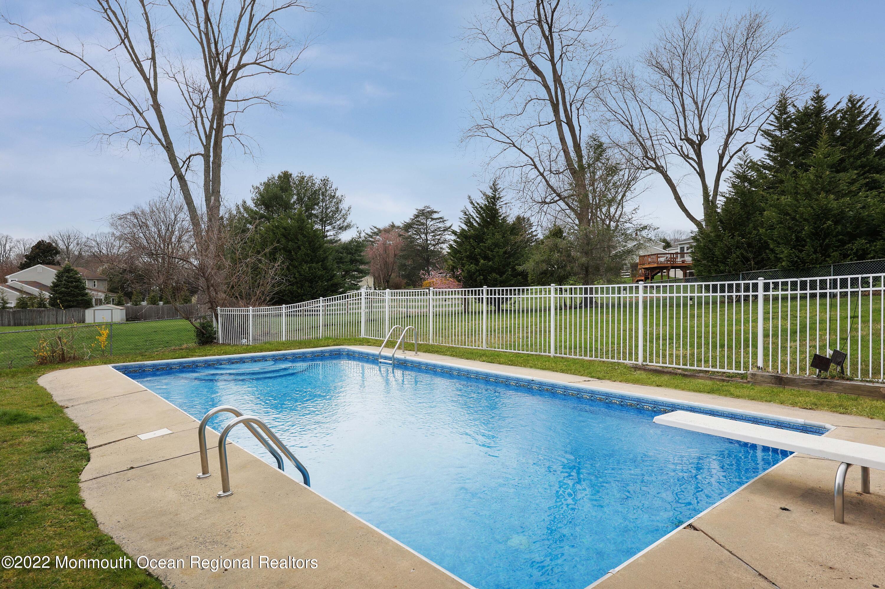 28 Fireside Road Red Bank, NJ 07701 - Photo 5 of 34 758A7822_3_4_5_6