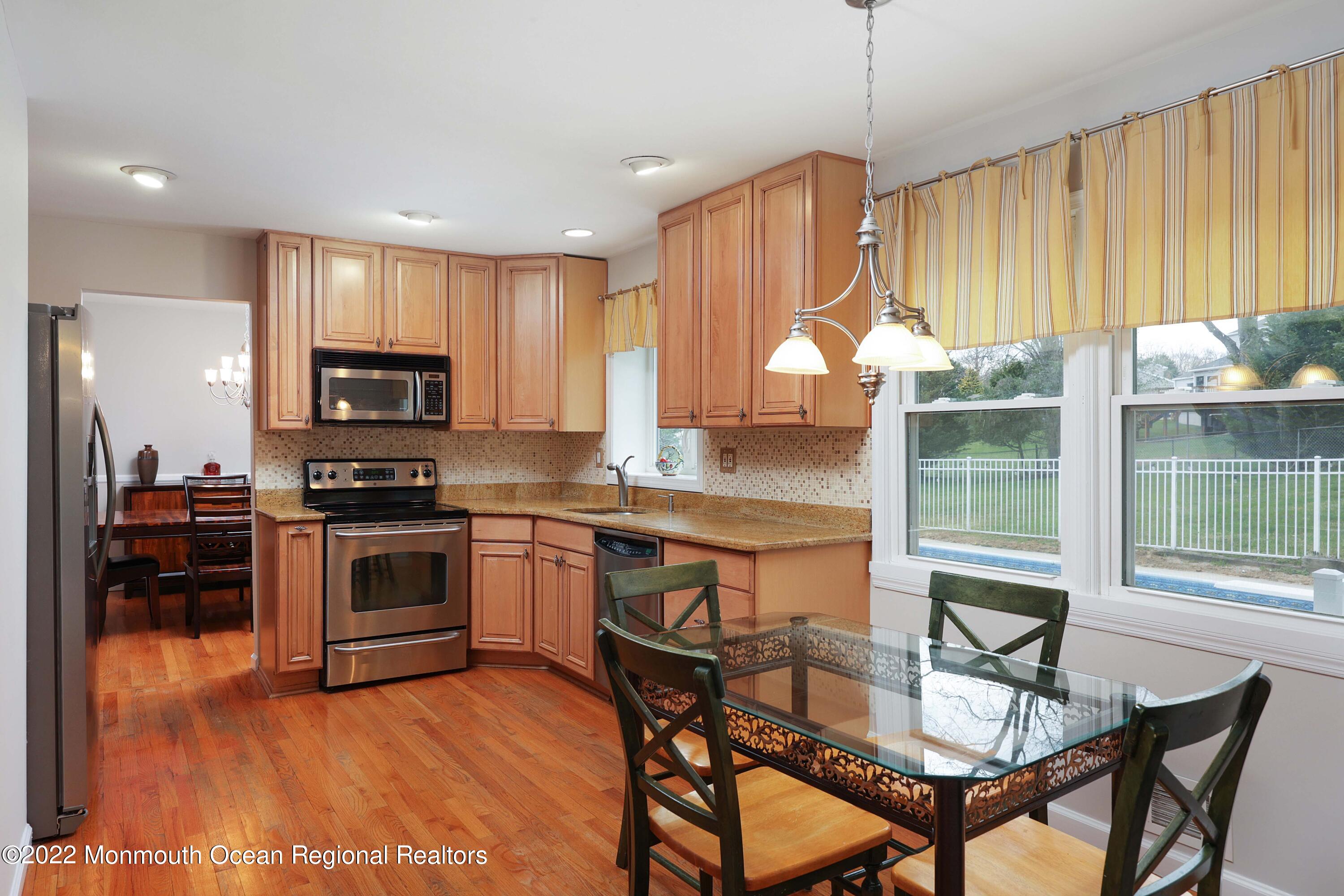 28 Fireside Road Red Bank, NJ 07701 - Photo 7 of 34 758A8031