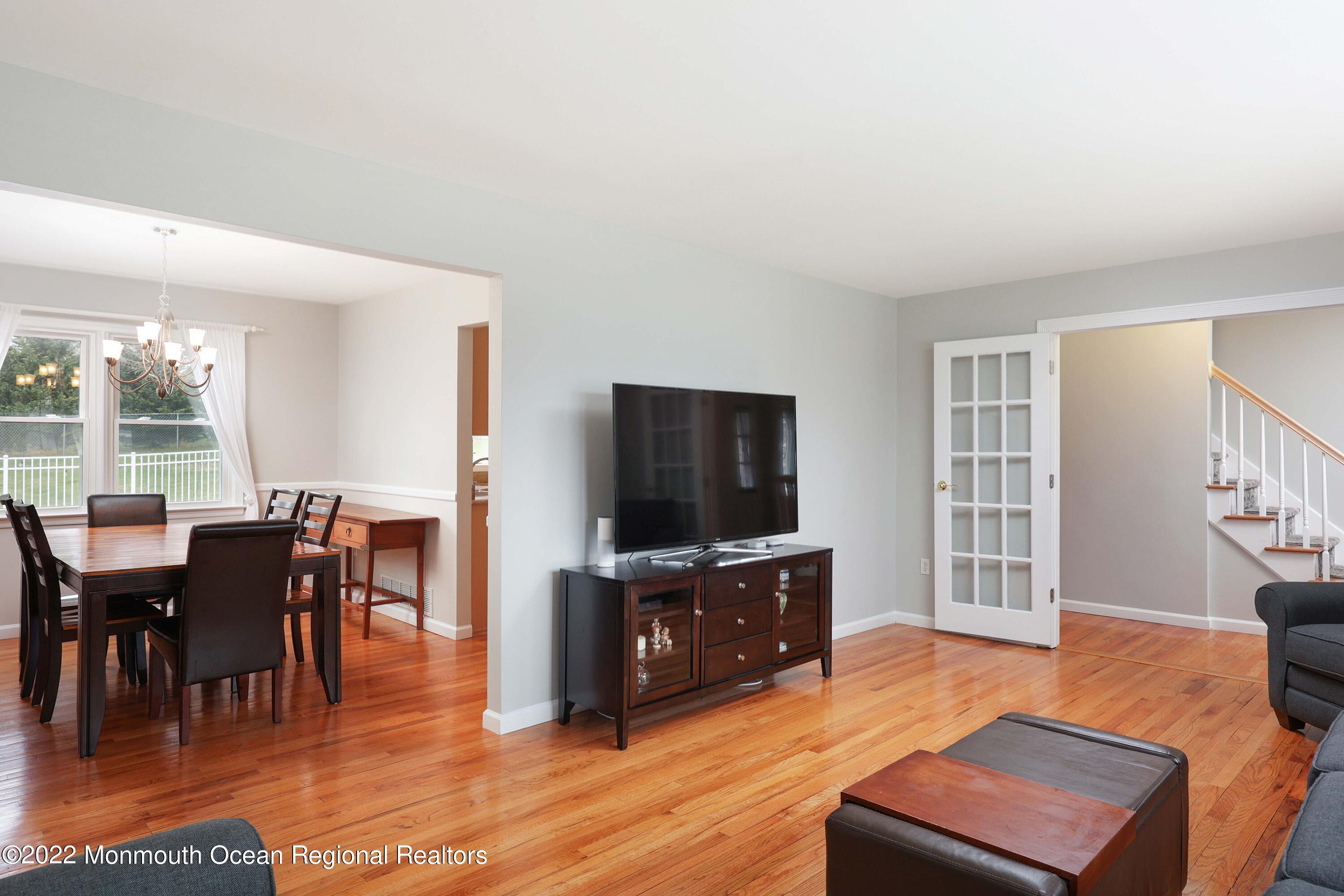 28 Fireside Road Red Bank, NJ 07701 - Photo 10 of 34 758A8015