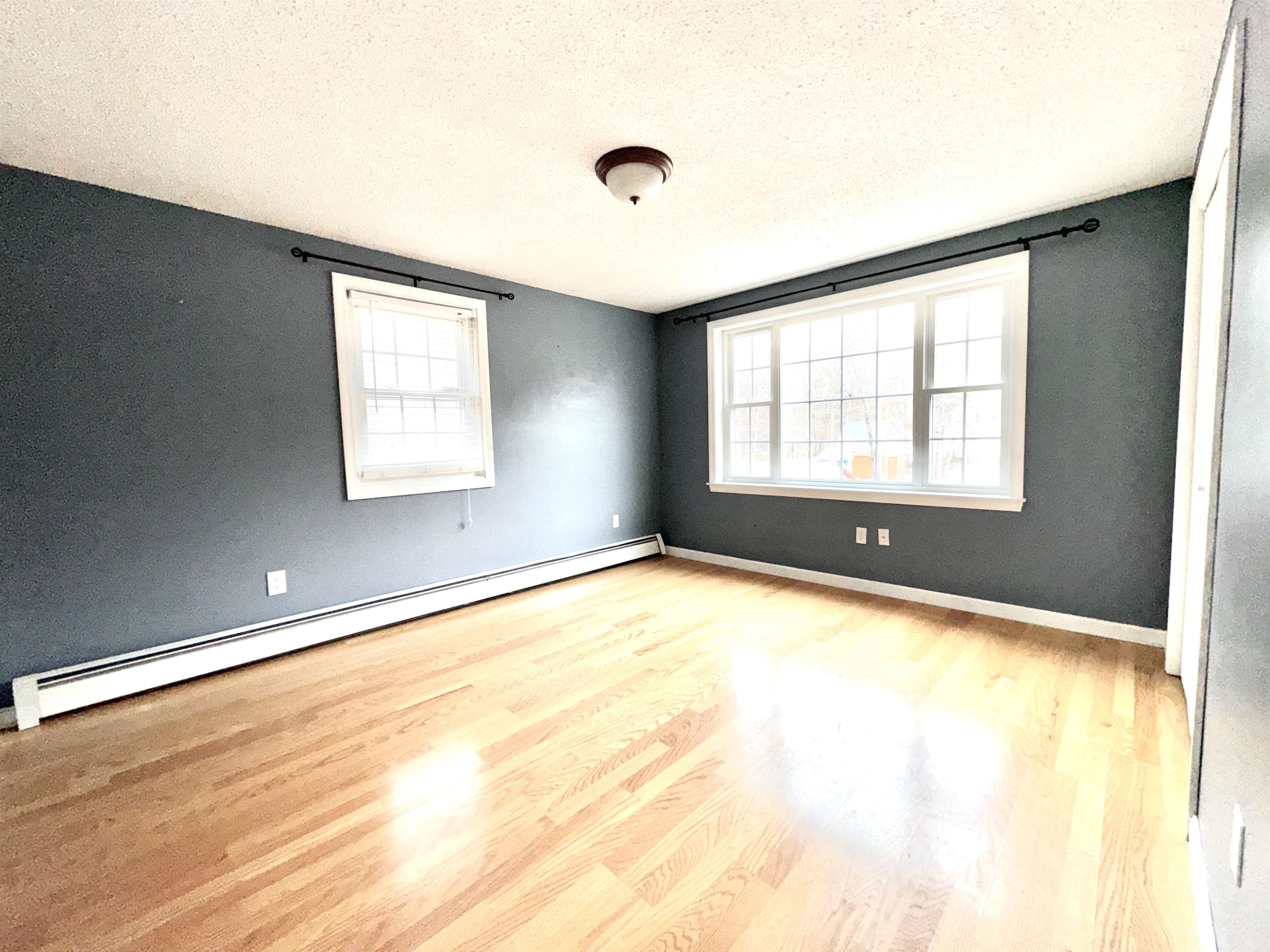 659 Chester Road Auburn, NH 03032 - Photo 3 of 22 Gallery Image 3