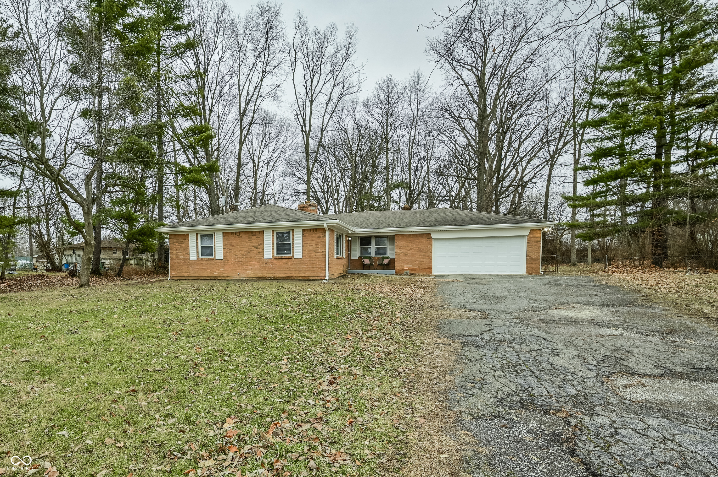4359 Wexford Road Indianapolis, IN 46226 - Photo 2 of 28 Gallery Image 2