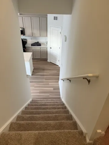 $2,800 | 302 Kingsport Drive, Unit 302, South Elgin, IL 60177