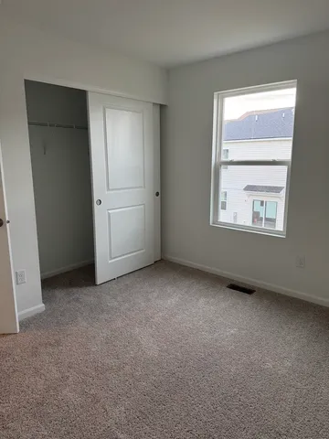 $2,800 | 302 Kingsport Drive, Unit 302, South Elgin, IL 60177