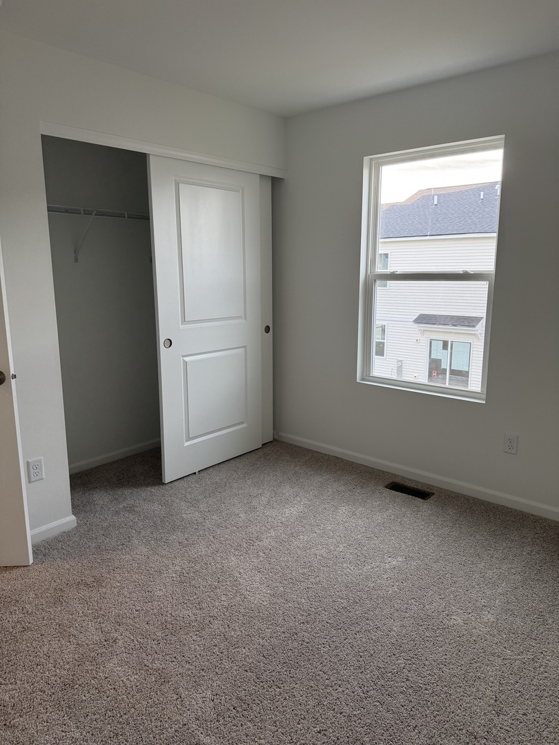 302 Kingsport Drive, Unit 302 South Elgin, IL 60177 - Photo 13 of 29