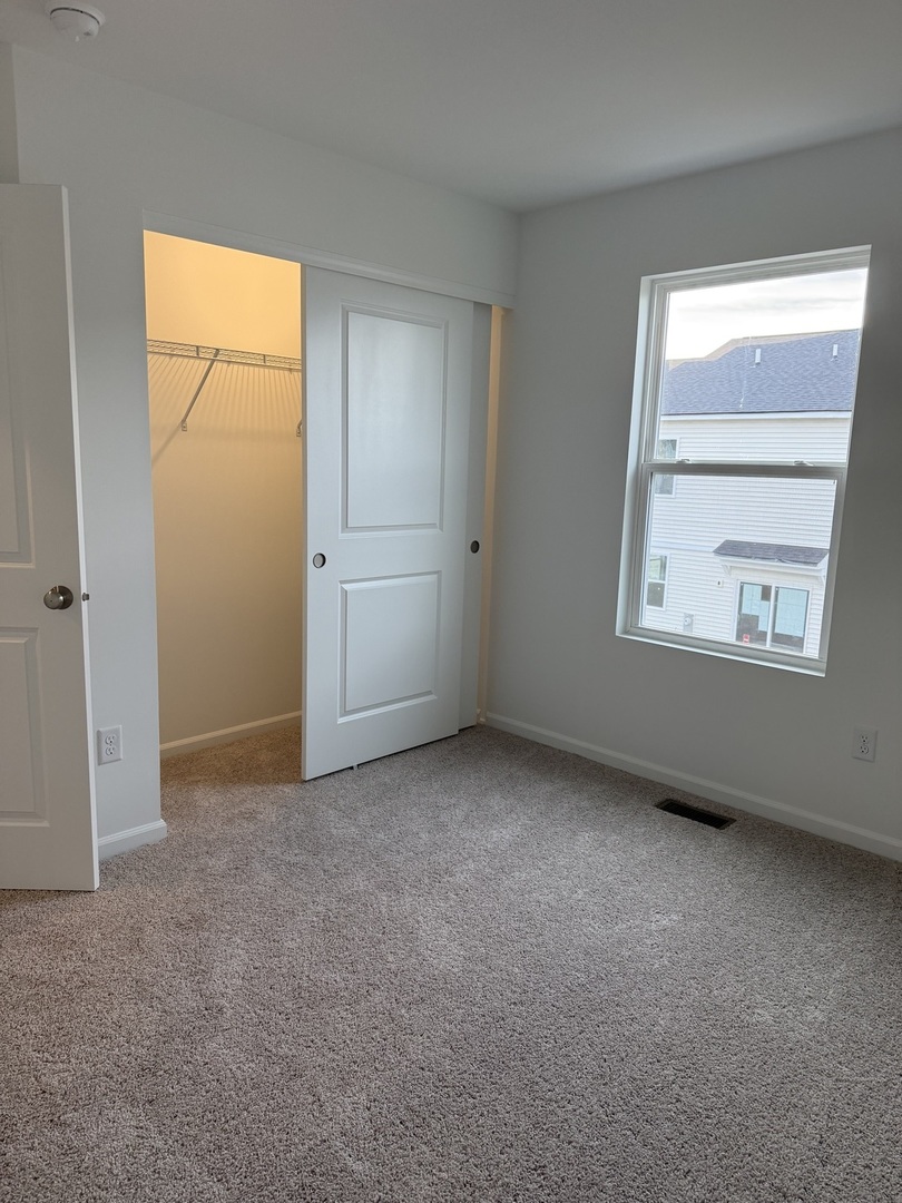 302 Kingsport Drive, Unit 302 South Elgin, IL 60177 - Photo 14 of 29