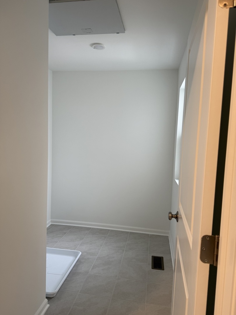 302 Kingsport Drive, Unit 302 South Elgin, IL 60177 - Photo 18 of 29