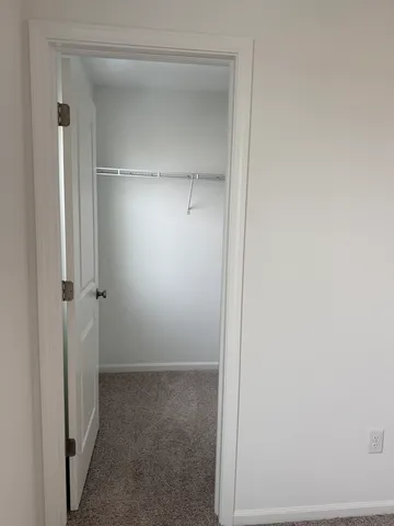 $2,800 | 302 Kingsport Drive, Unit 302, South Elgin, IL 60177