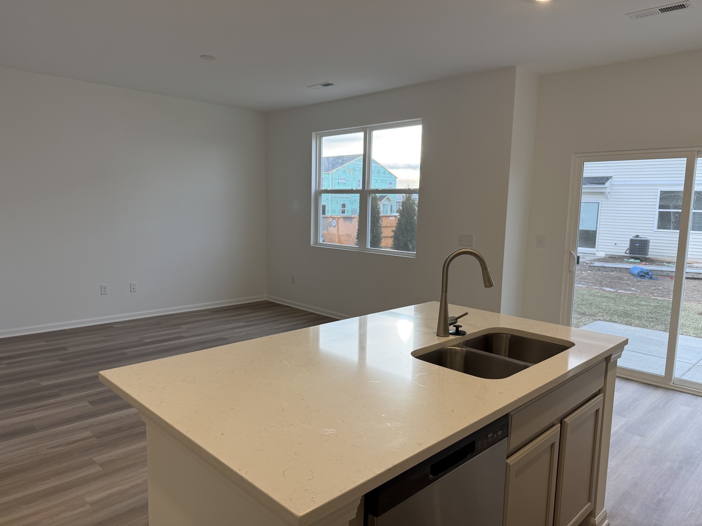 302 Kingsport Drive, Unit 302 South Elgin, IL 60177 - Photo 7 of 29