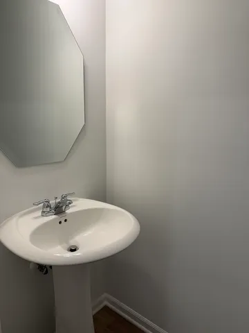 $2,800 | 302 Kingsport Drive, Unit 302, South Elgin, IL 60177