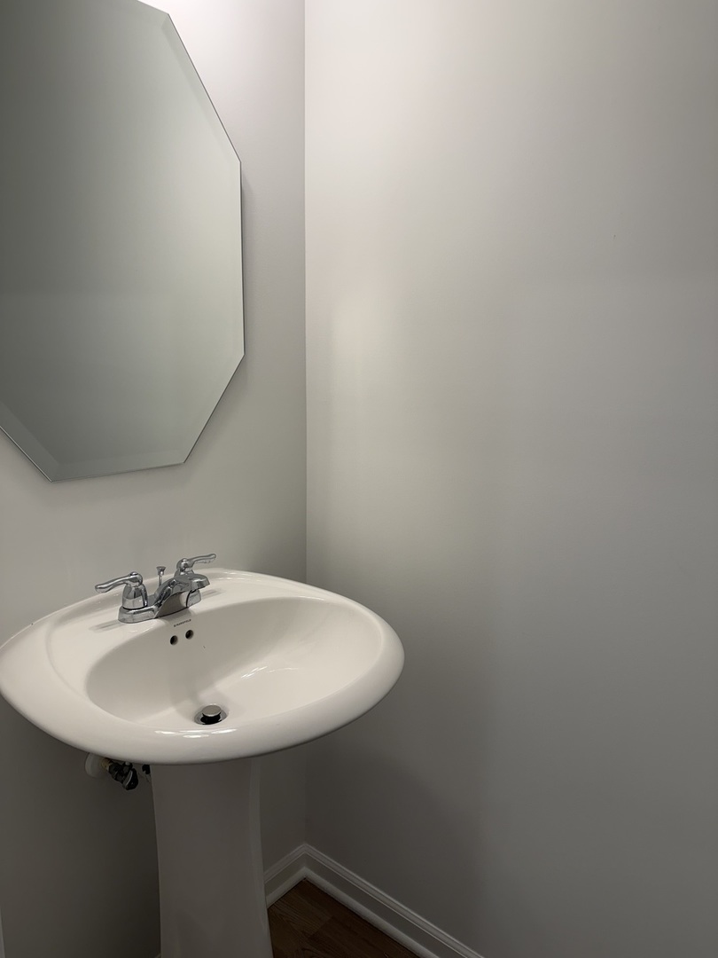 302 Kingsport Drive, Unit 302 South Elgin, IL 60177 - Photo 10 of 29