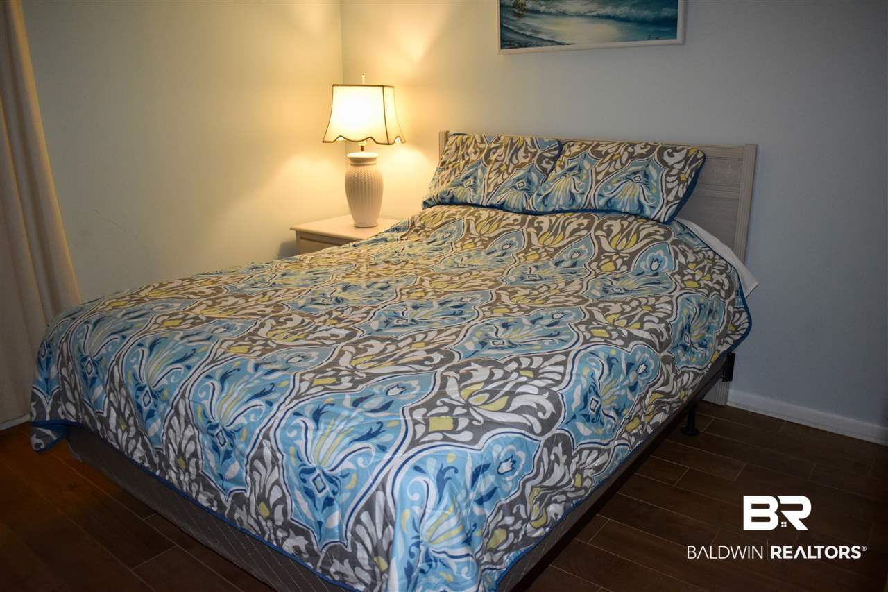 400 Plantation Road, Unit 4405 Gulf Shores, AL 36542 - Photo 22 of 45 Guest Bedroom