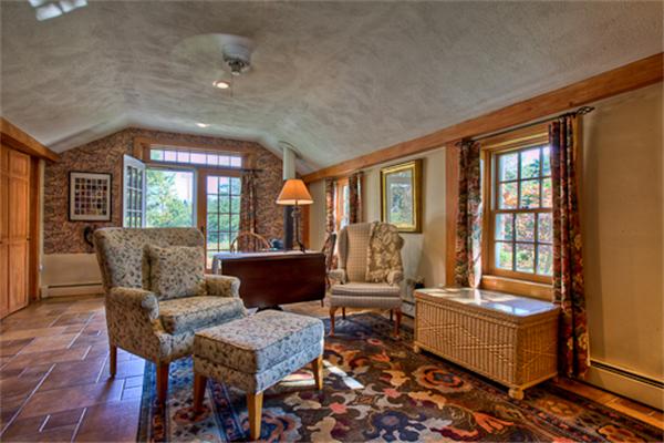 72 Cook Street Billerica, MA 01821 - Photo 4 of 25 Gallery Image 4