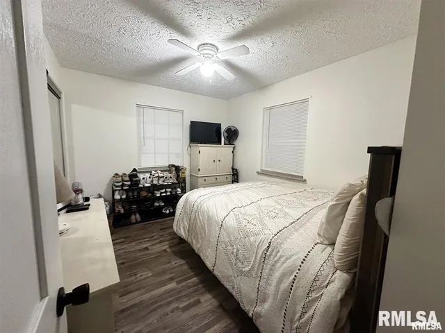 $129,900 | 900 West 4th Street, Johnston City, IL 62951