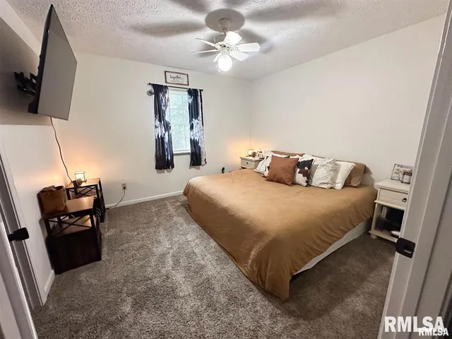 $129,900 | 900 West 4th Street, Johnston City, IL 62951