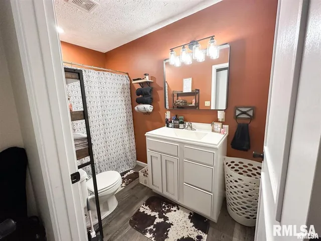 $129,900 | 900 West 4th Street, Johnston City, IL 62951