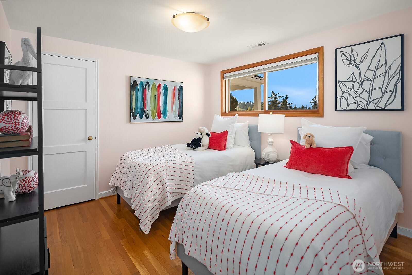 5606 59th Avenue Northeast Seattle, WA 98105 - Photo 13 of 34