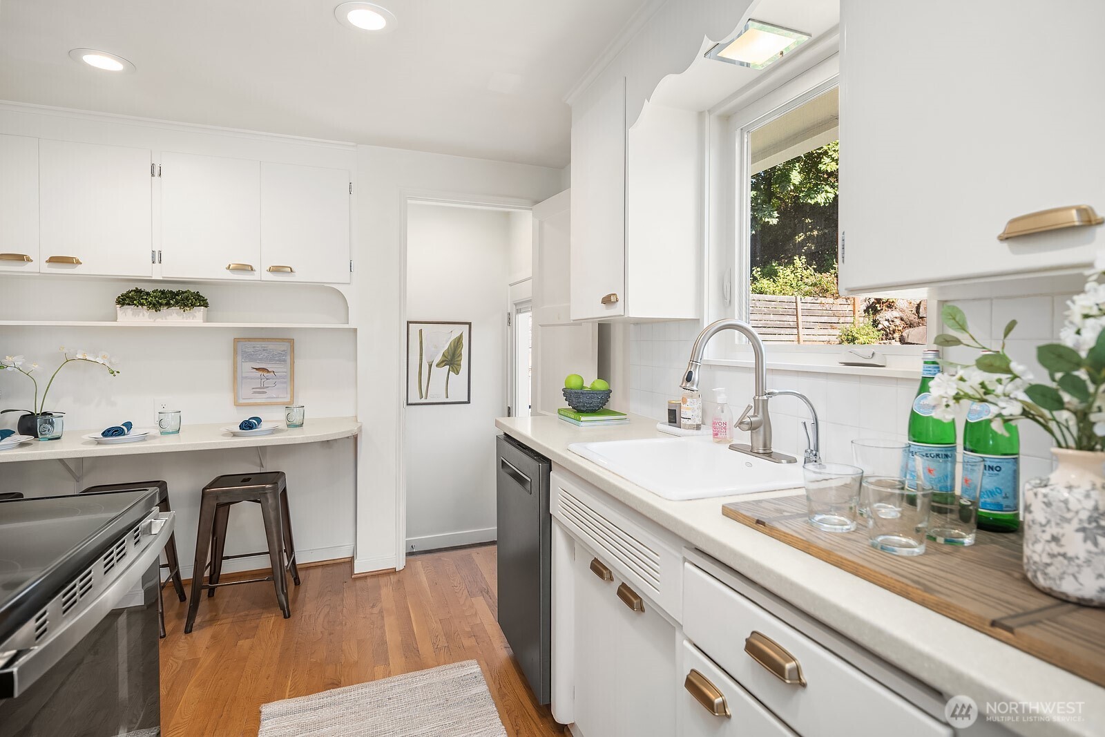 5606 59th Avenue Northeast Seattle, WA 98105 - Photo 10 of 34