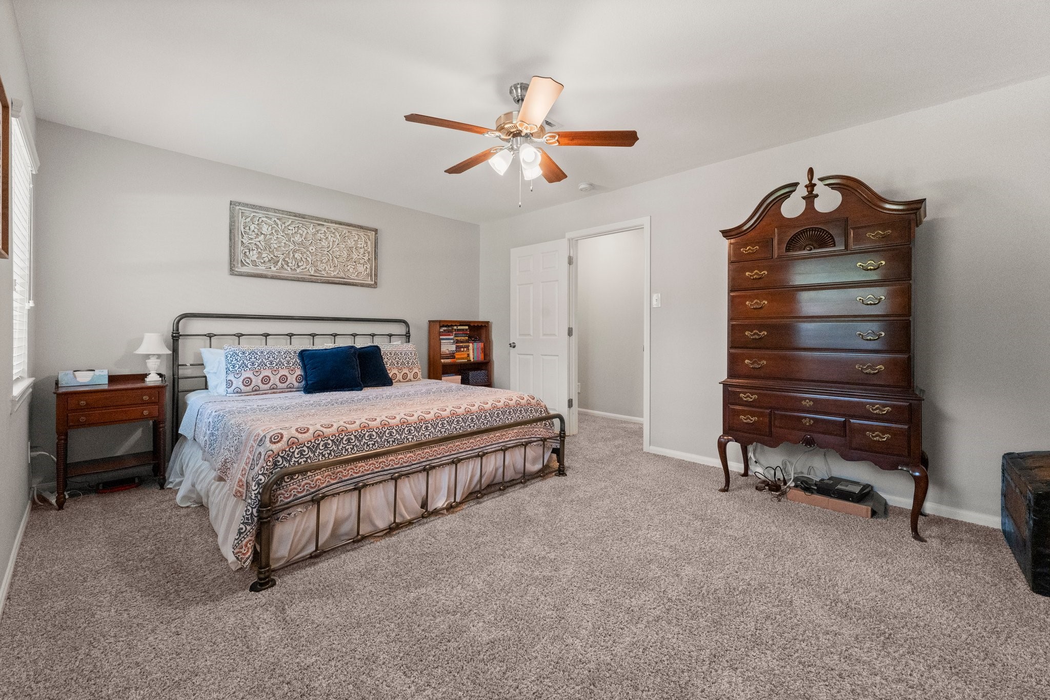 6030 Craigway Road Spring, TX 77389 - Photo 26 of 45 Spacious bedroom features ample natural light, creating a cozy and inviting atmosphere.