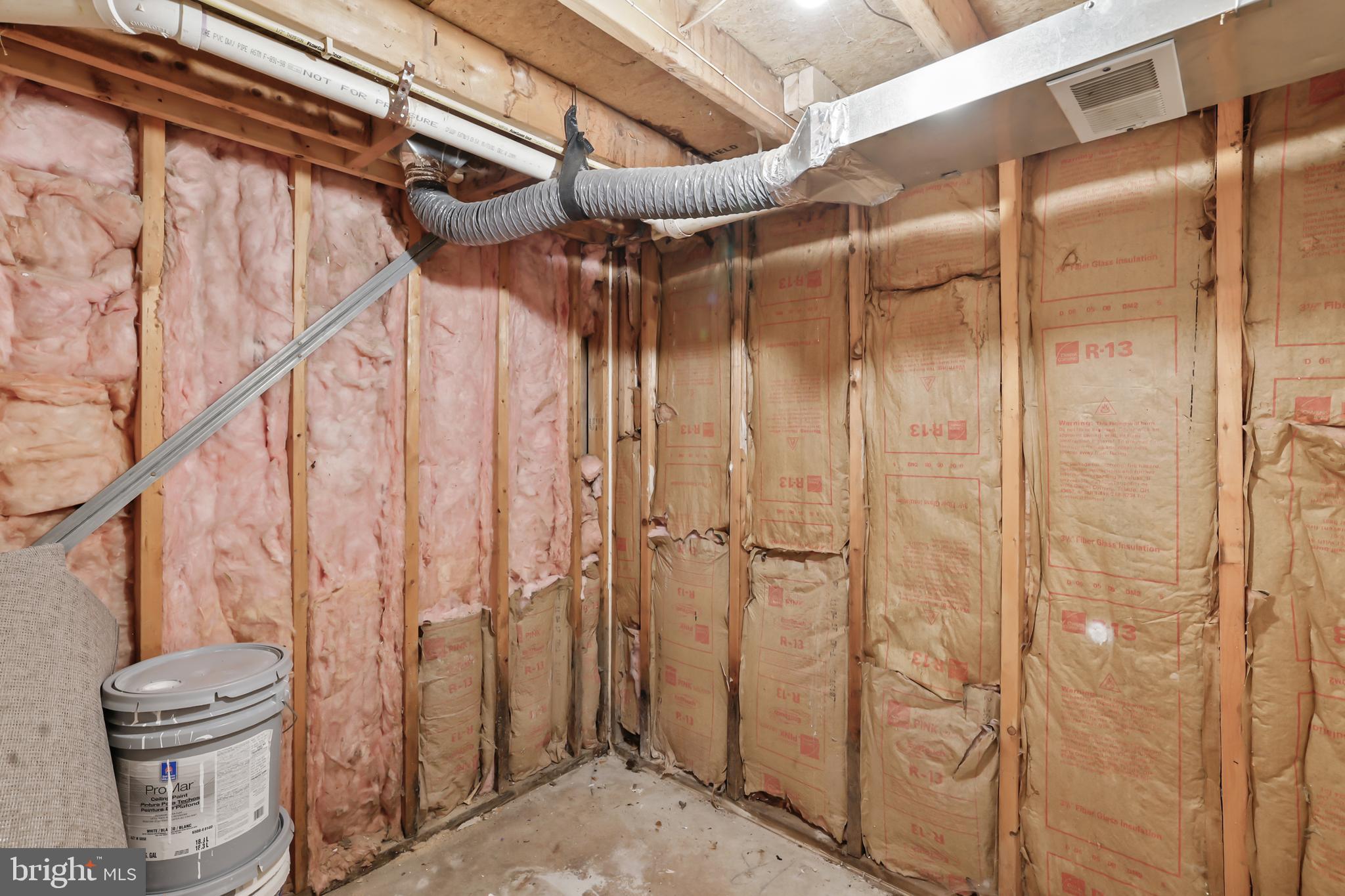 1802 Spanish Oak Lane Bowie, MD 20721 - Photo 31 of 53 a bathroom with a shower and a toilet