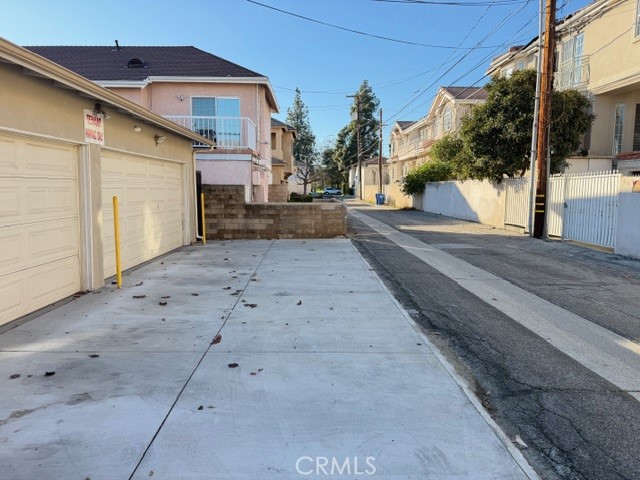 25 Genoa Street, Unit D Arcadia, CA 91006 - Photo 17 of 18 a view of a house with a yard