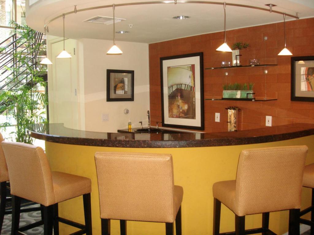 1701 East Colter Street, Unit 239 Phoenix, AZ 85016 - Photo 5 of 20 Clubhouse Refreshment Bar