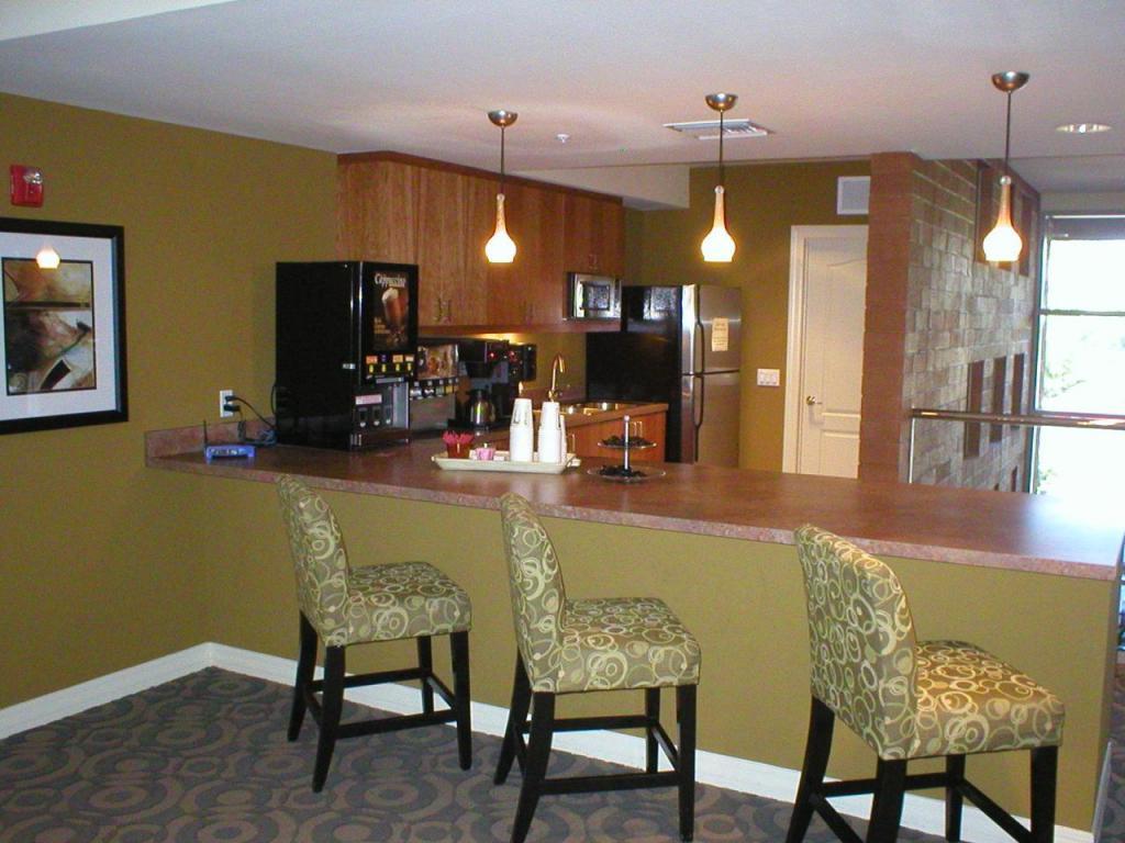 1701 East Colter Street, Unit 239 Phoenix, AZ 85016 - Photo 8 of 20 Java Bar