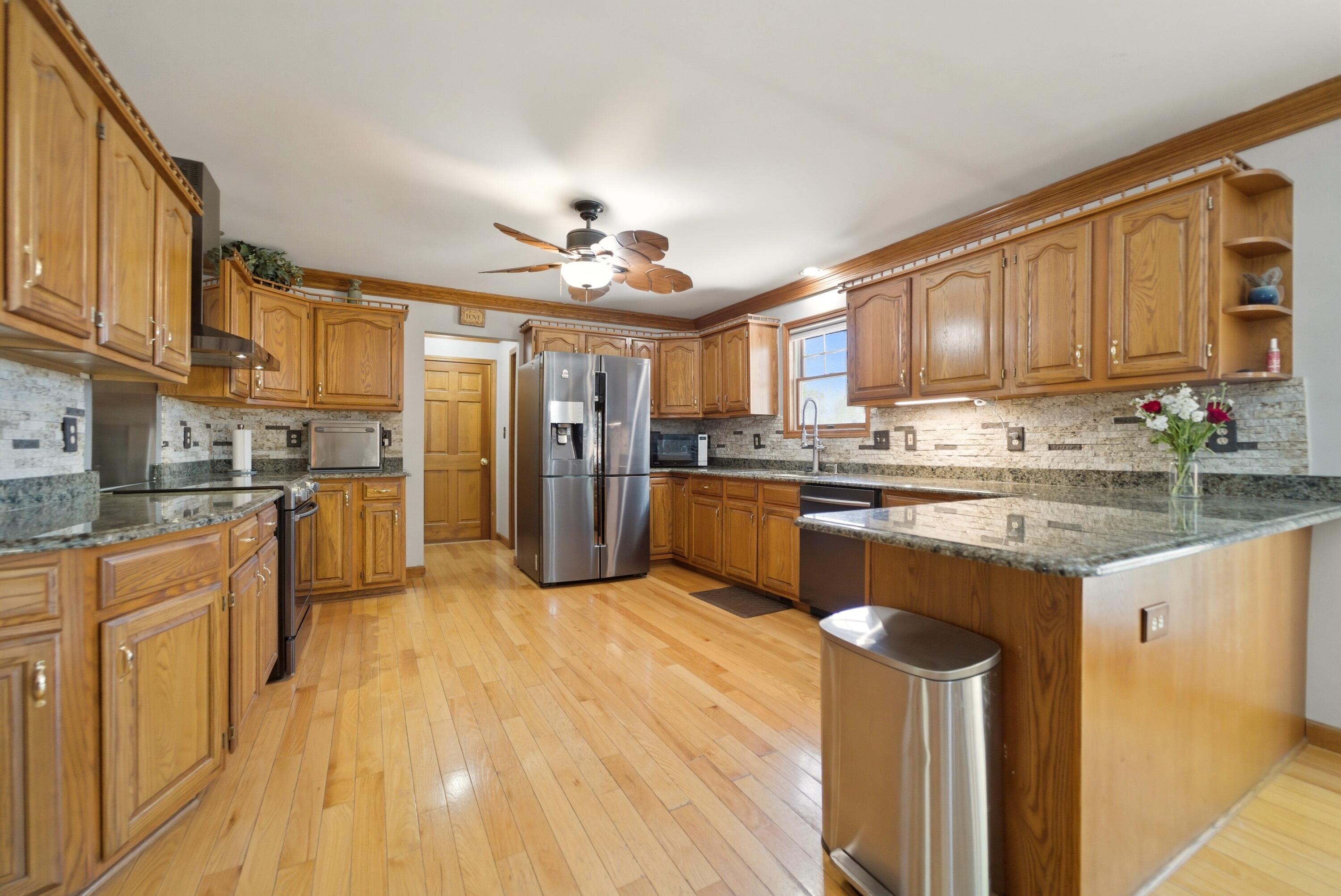 1401 West 95th Place Crown Point, IN 46307 - Photo 7 of 47 3000x2005