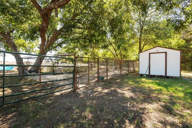 $542,000 | 4105 County Road 3134, Lone Oak, TX 75453