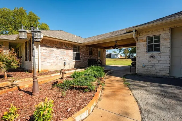 $542,000 | 4105 County Road 3134, Lone Oak, TX 75453