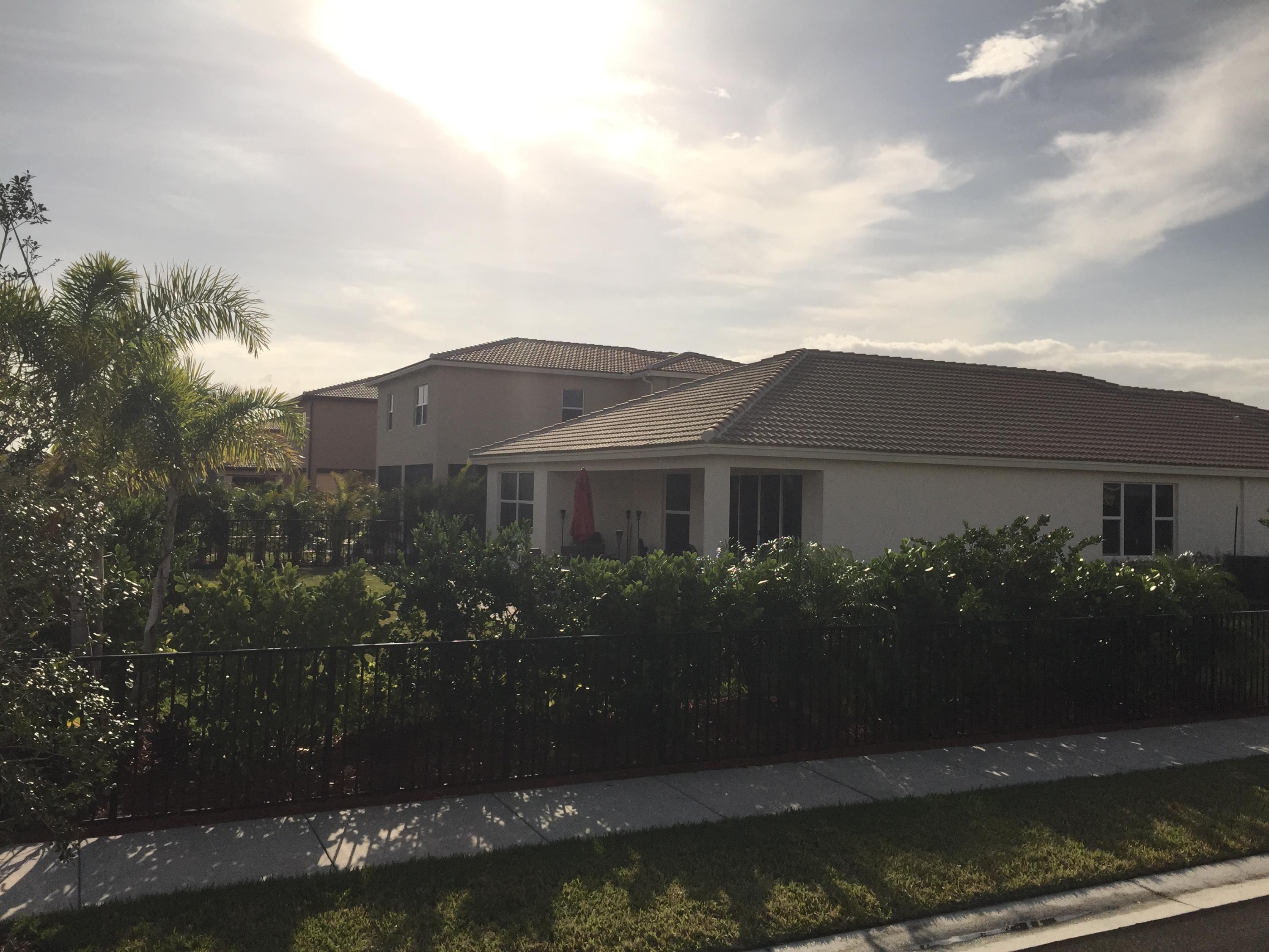 139 Behring Way Jupiter, FL 33458 - Photo 5 of 39 IMG_2798
