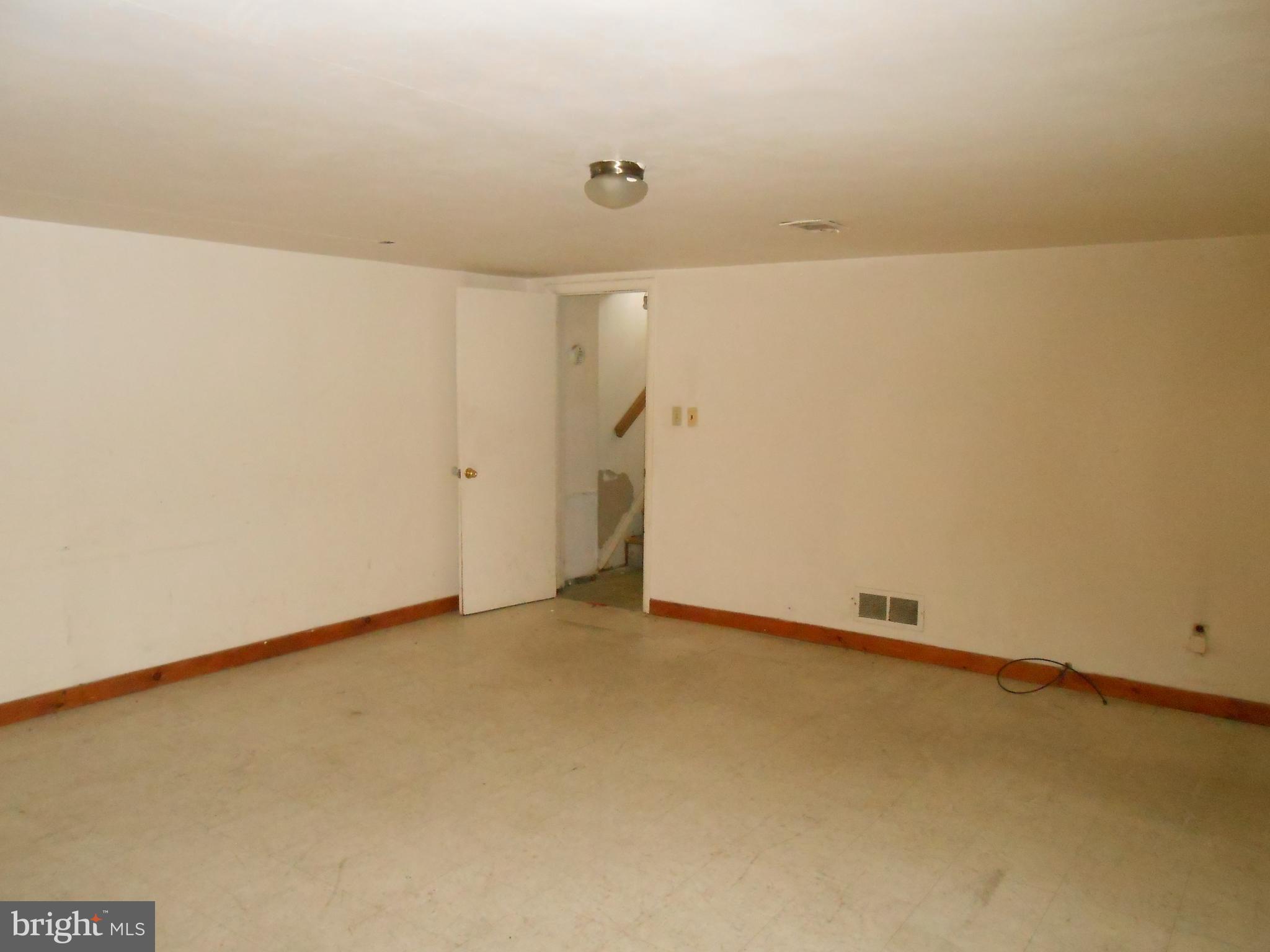 4211 Crest Heights Road Baltimore, MD 21215 - Photo 13 of 21