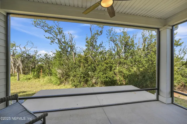 a view of a window in the room