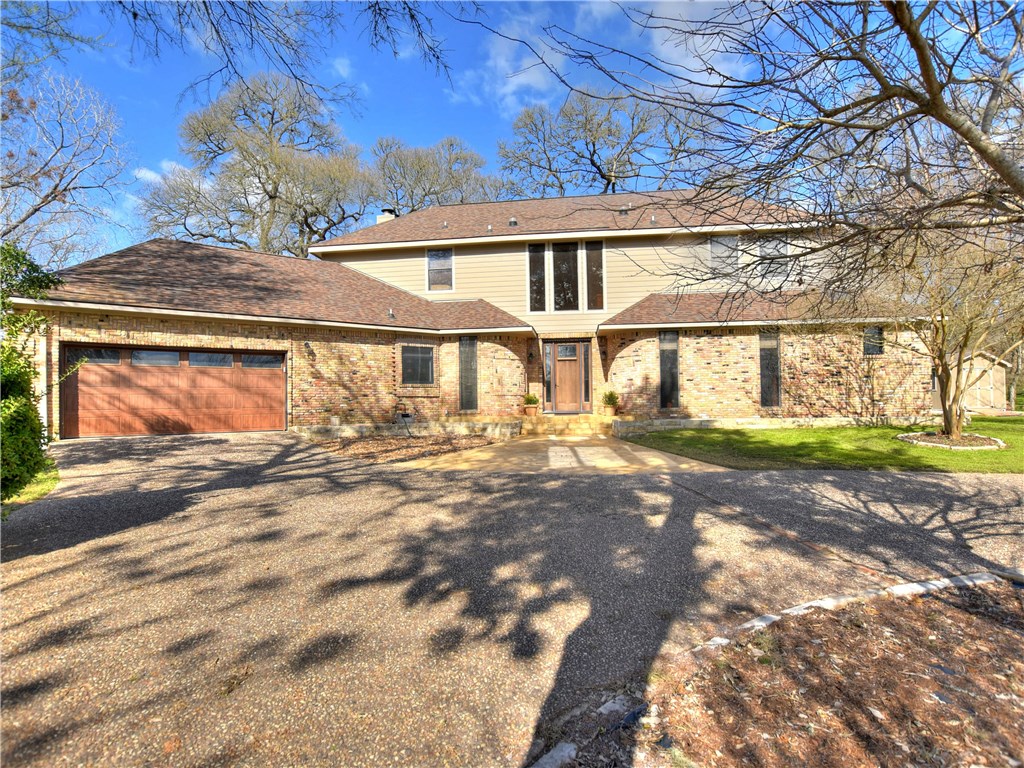 Welcome home!! Beautiful, spacious, tranquil retreat!!