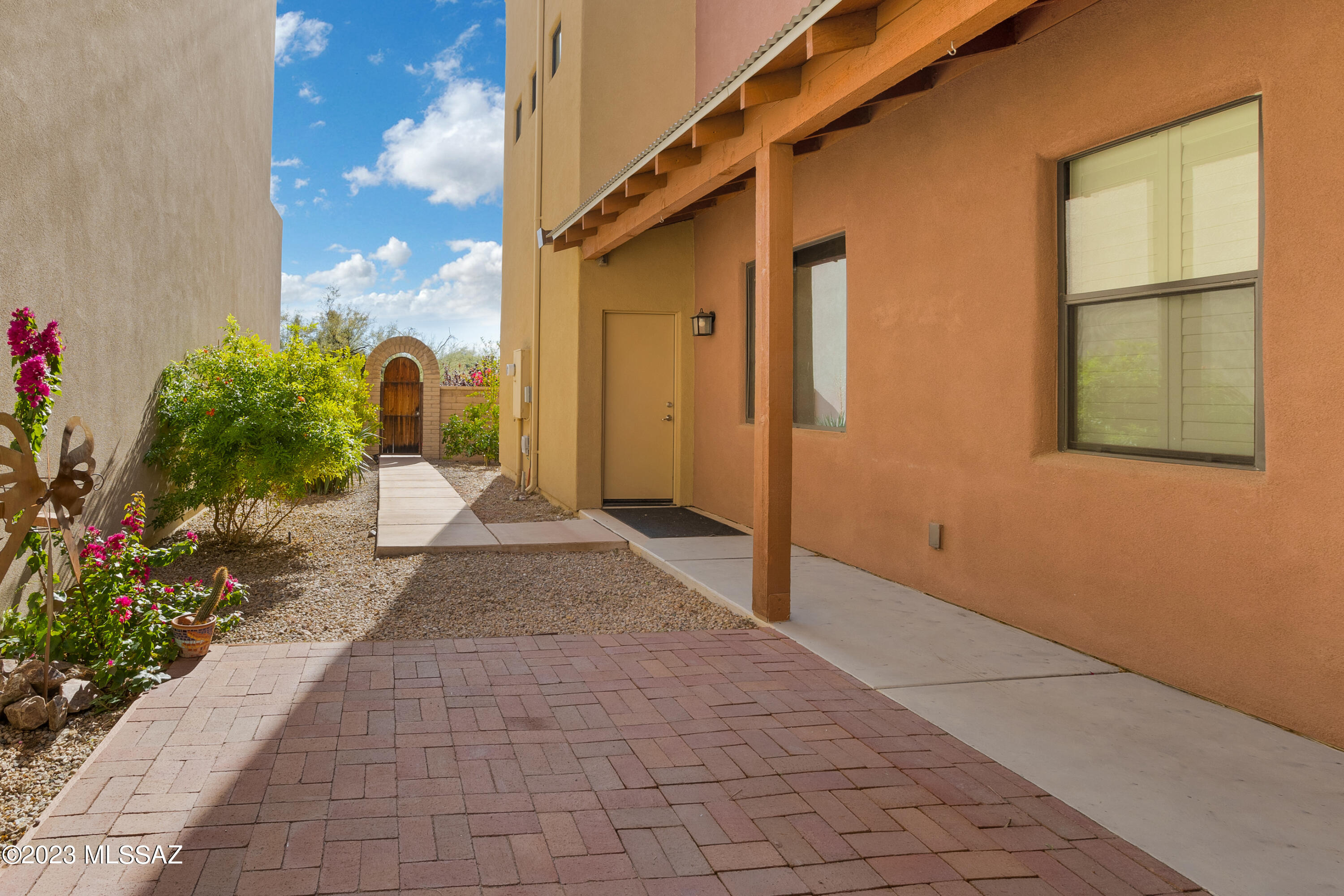 171 East Calderwood Road Tucson, AZ 85704 - Photo 3 of 31