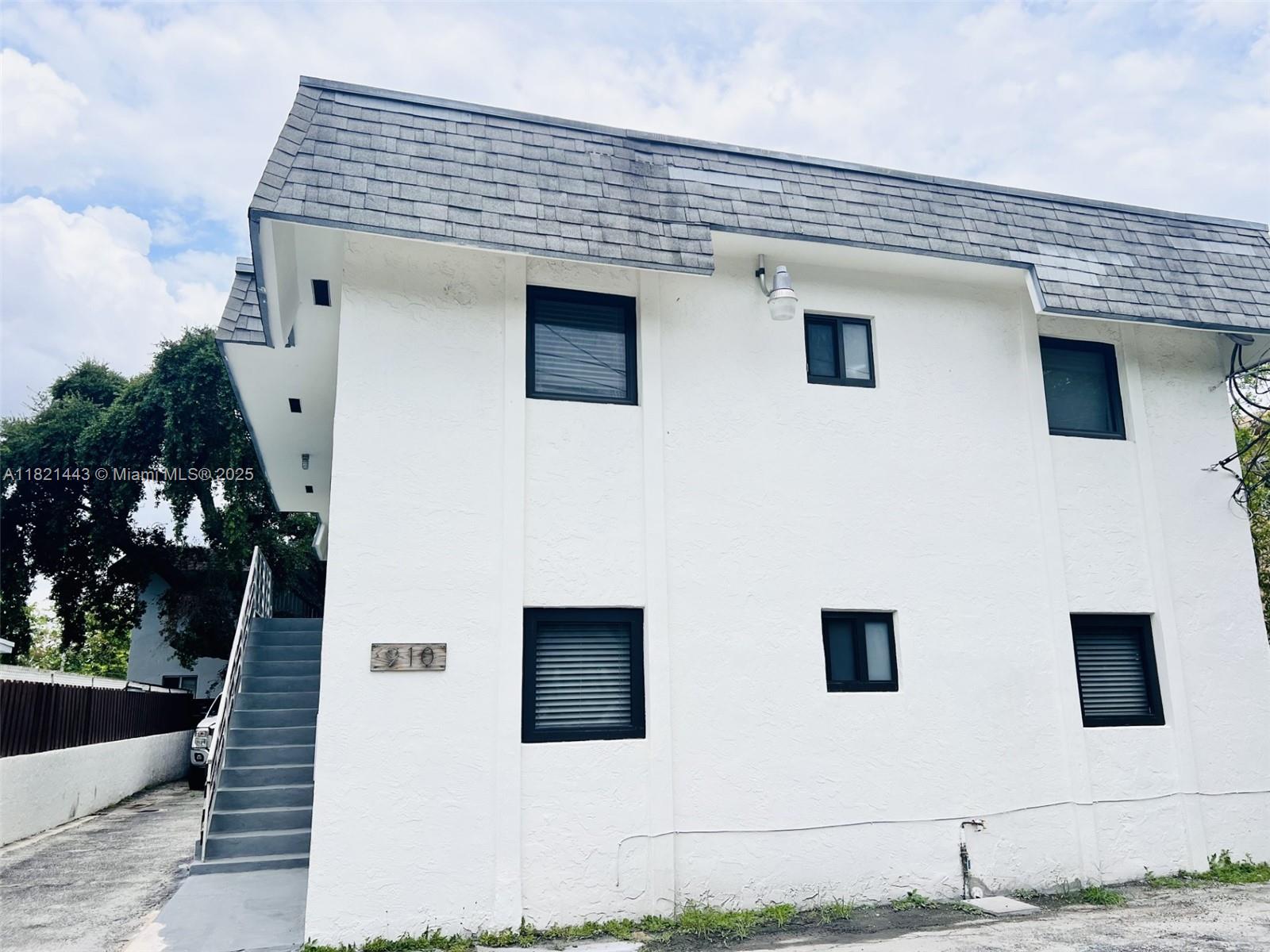 910 Southwest 4th Avenue, Unit 1 Miami, FL 33130 - Photo 11 of 11