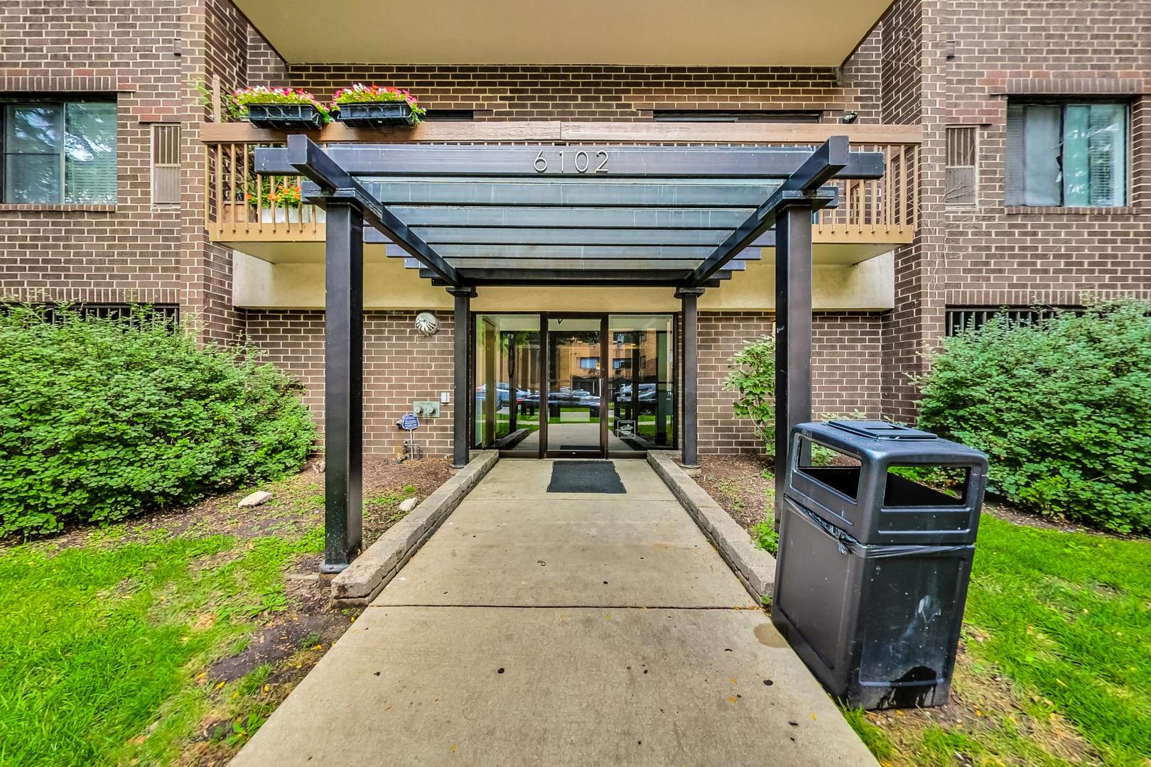 6102 North Sheridan Road, Unit 502 Chicago, IL 60660 - Photo 4 of 23 Gallery Image 4