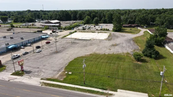 $225,000 | 1001 West Main Street, West Frankfort, IL 62896